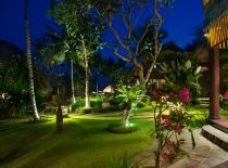 Villa Taman Ahimsa, Garden at night